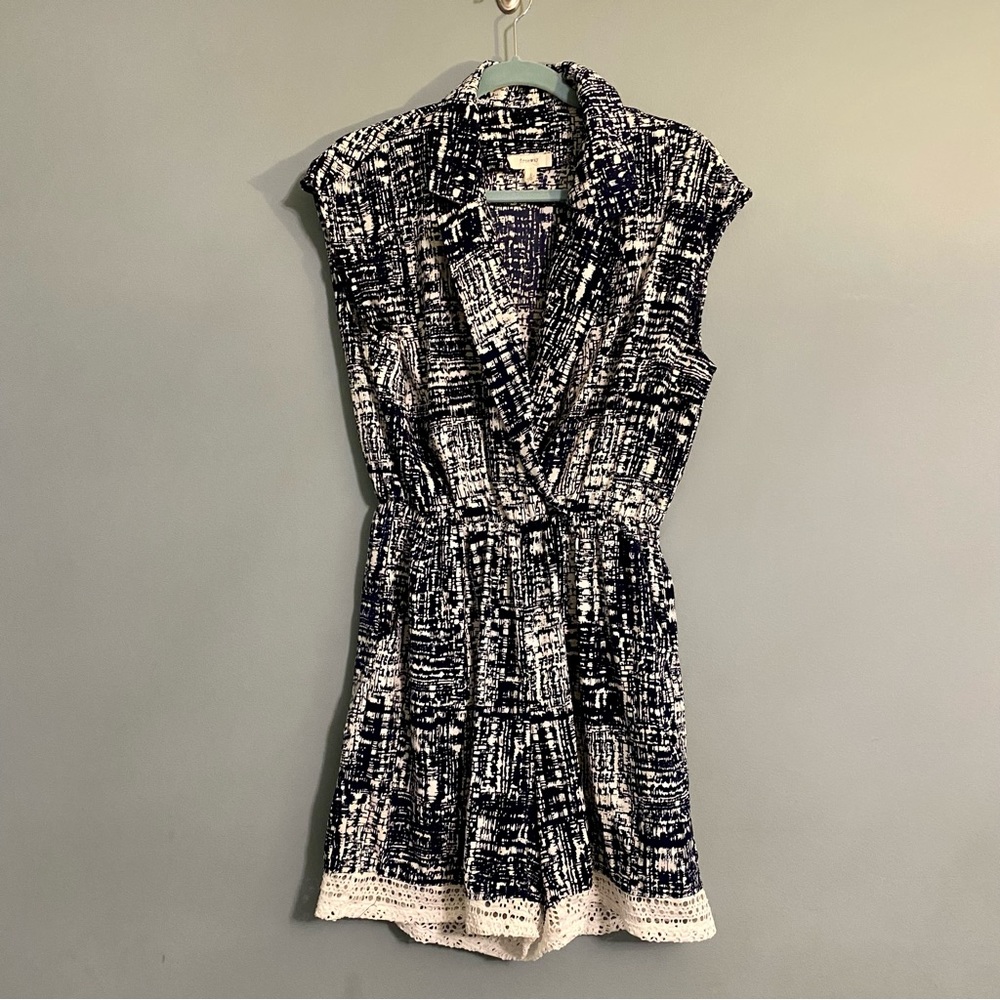Freeway Navy & White Patterned Collared Romper Wi… - image 1